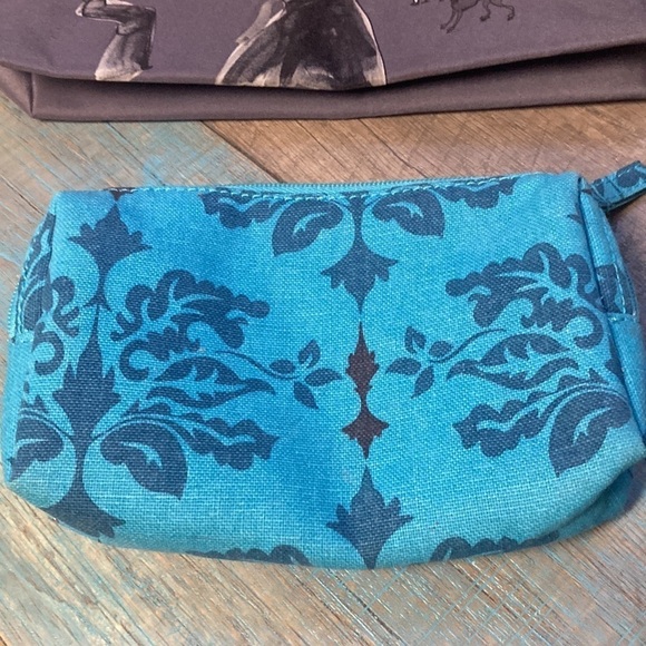 3 cosmetics bags - Picture 3 of 13